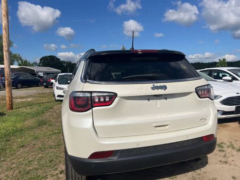Used 2018 Jeep Compass Limited w/ Navigation Group AWD/4WD image 15