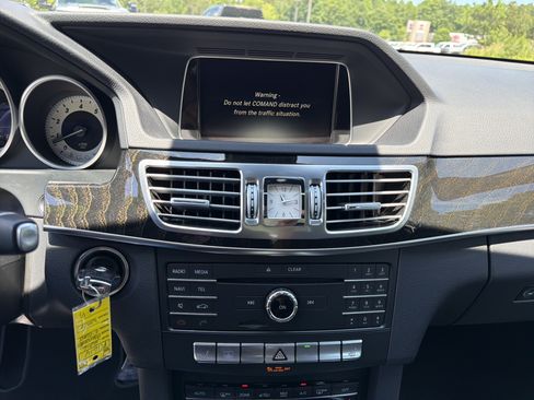 Used 2016 Mercedes-Benz E 350 Sedan w/ Premium Package image 27
