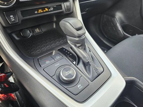 Certified 2025 Toyota RAV4 LE image 34
