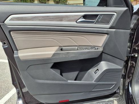 Used 2023 Volkswagen Atlas Cross Sport SE w/ Panoramic Sunroof Package FWD image 23