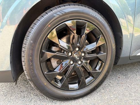 Certified 2024 Kia Carnival SX Prestige FWD image 12