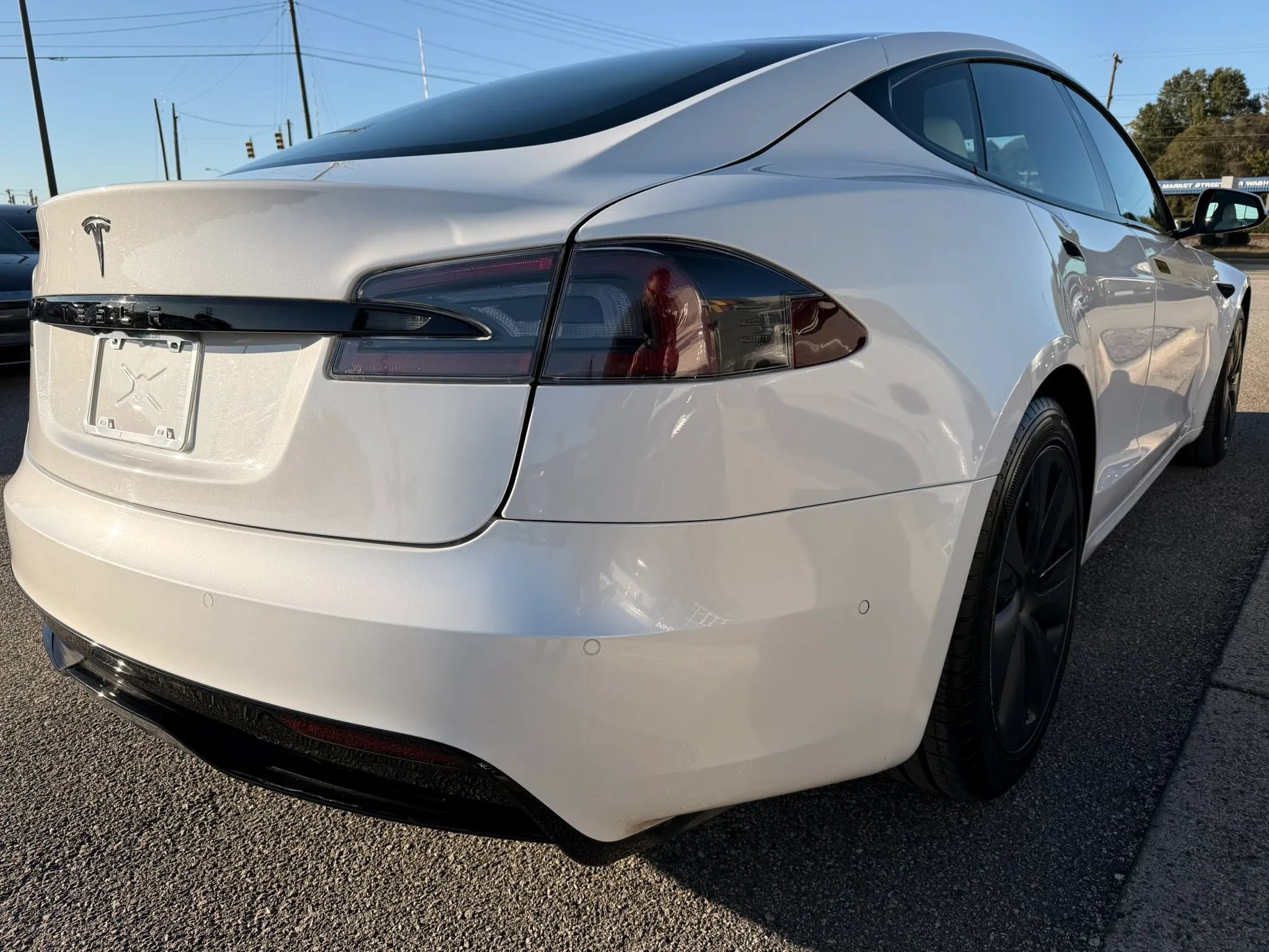 Used 2022 Tesla Model S AWD/4WD image 5