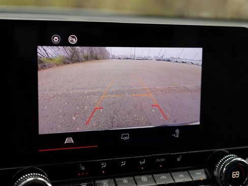 Used 2023 GMC Canyon Elevation w/ Convenience Package image 17