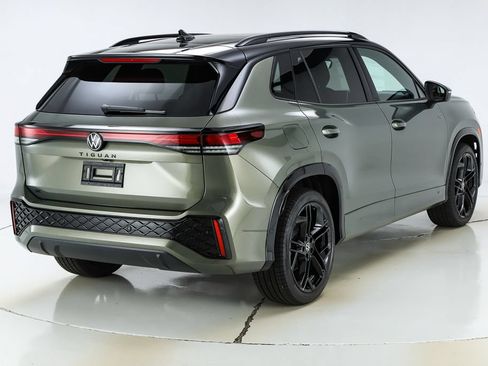 New 2026 Volkswagen Tiguan SE R-Line FWD image 48