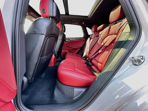 Certified 2024 Porsche Macan S AWD/4WD image 24