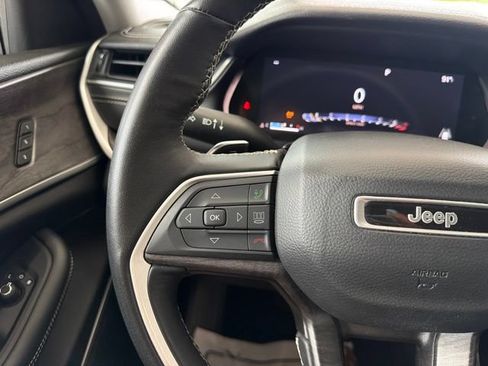 Used 2022 Jeep Grand Cherokee Limited AWD/4WD image 33