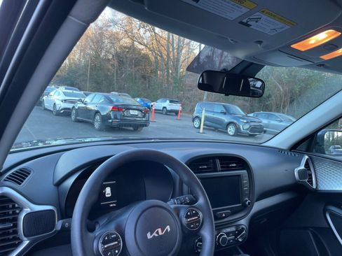 Used 2025 Kia Soul LX w/ LX Technology Package image 31