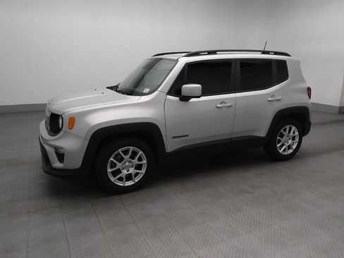Used 2020 Jeep Renegade Latitude FWD image 2
