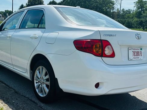 Used 2010 Toyota Corolla LE FWD image 5