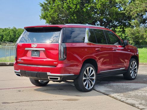Certified 2025 Cadillac Escalade Premium Luxury w/ Touring Package AWD/4WD image 5