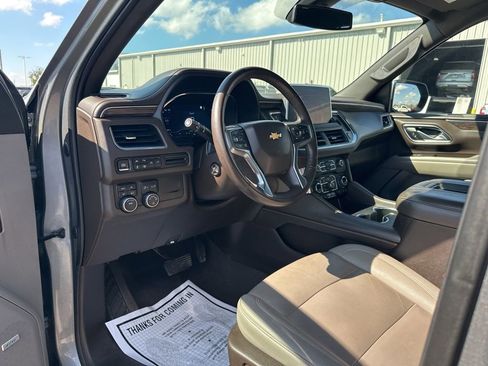 Used 2022 Chevrolet Tahoe LT w/ Luxury Package image 14