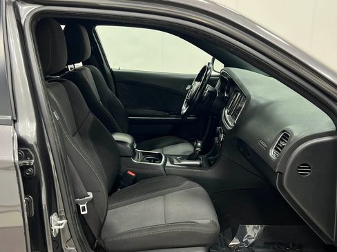 Used 2022 Dodge Charger SXT AWD/4WD image 33