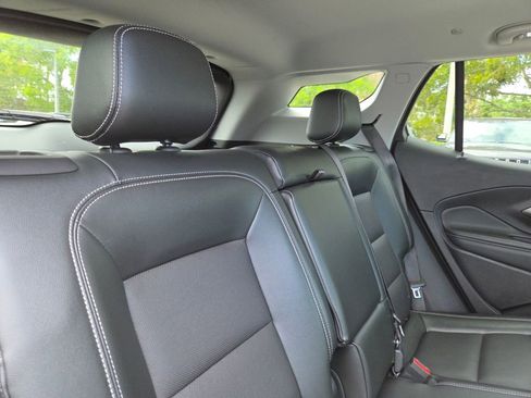 Used 2024 GMC Terrain SLT AWD/4WD image 14