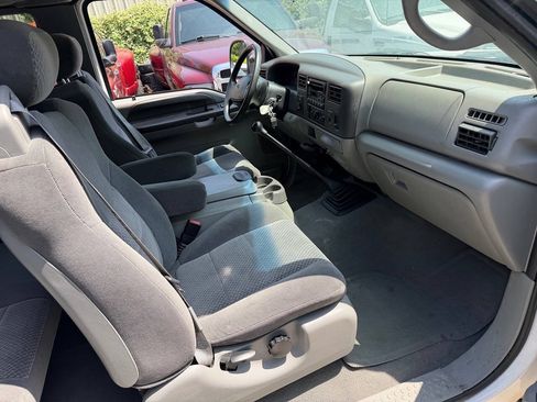 Used 2002 Ford F250 XLT AWD/4WD image 3