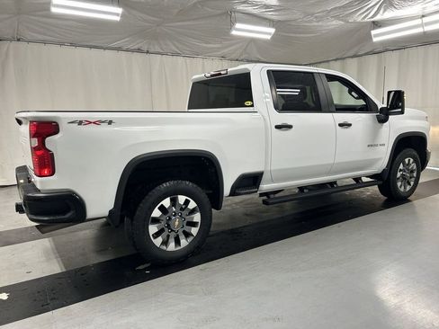 Used 2024 Chevrolet Silverado 2500 Custom w/ Custom Value Package AWD/4WD image 2