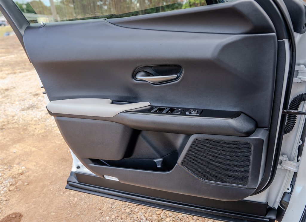 Used 2019 Lexus UX 200 FWD image 25