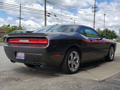Used 2014 Dodge Challenger SXT w/ Super Sport Group (SS/T) RWD image 6