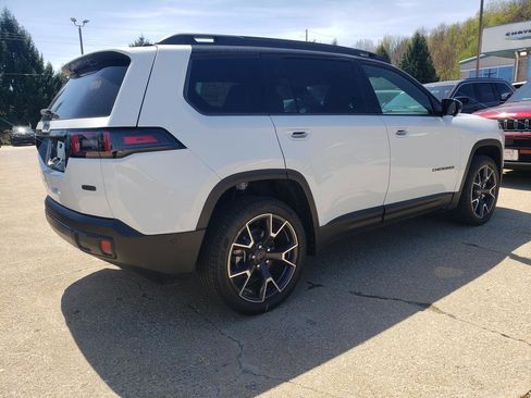 New 2026 Jeep Cherokee Overland w/ Trailer Tow Group AWD/4WD image 3