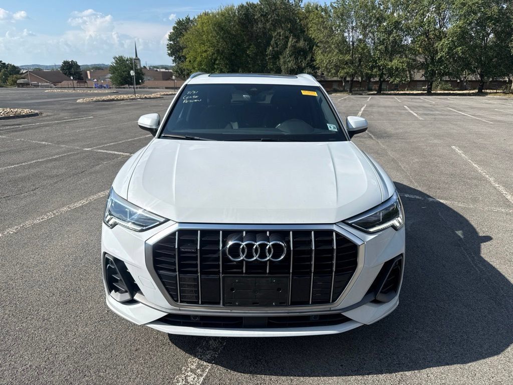 Used 2023 Audi Q3 2.0T Premium Plus w/ Premium Plus Package AWD/4WD image 3