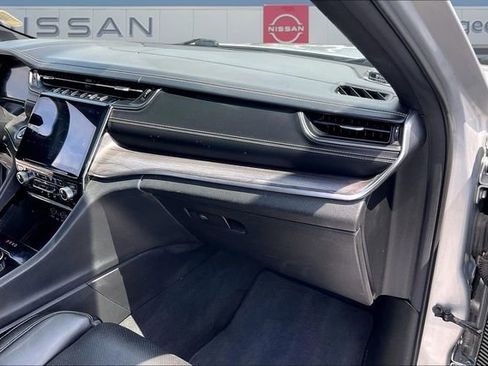 Used 2022 Jeep Grand Cherokee L Overland w/ Luxury Tech Group IV RWD image 26