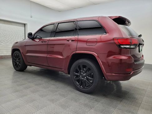Used 2019 Jeep Grand Cherokee Altitude image 3