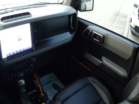 Used 2023 Ford Bronco Badlands AWD/4WD image 13