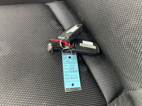 Used 2017 Jeep Renegade Latitude FWD image 33