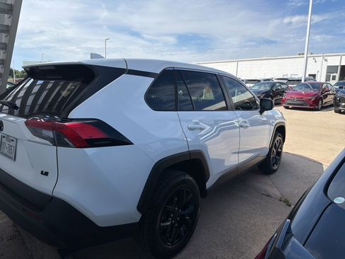 Used 2024 Toyota RAV4 LE FWD image 3