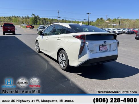 Used 2016 Toyota Prius Two FWD image 6