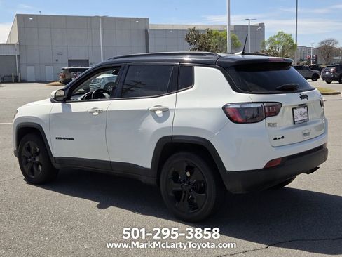 Used 2018 Jeep Compass Latitude w/ Popular Equipment Group AWD/4WD image 3