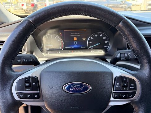 Certified 2021 Ford Explorer XLT w/ Equipment Group 202A AWD/4WD image 29