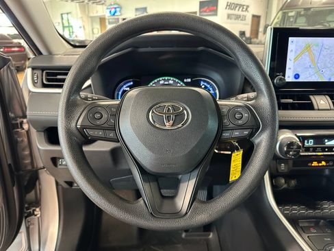 Used 2025 Toyota RAV4 LE AWD/4WD image 16