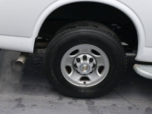 Used 2023 Chevrolet Express 2500 w/ Driver Convenience Package image 29