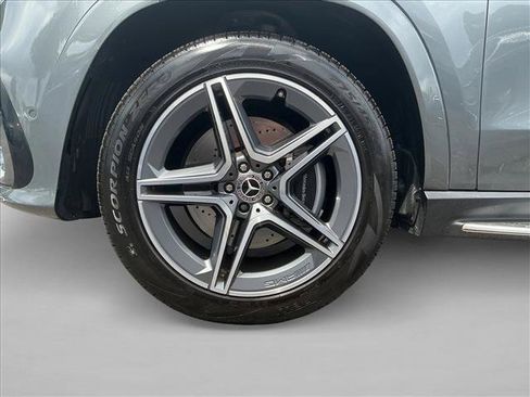 Certified 2026 Mercedes-Benz GLS 450 4MATIC image 9