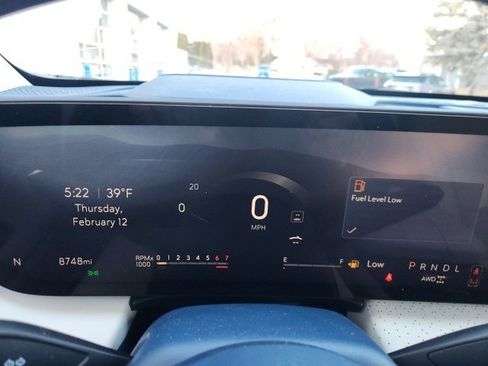 Used 2025 Buick Enclave Avenir image 16