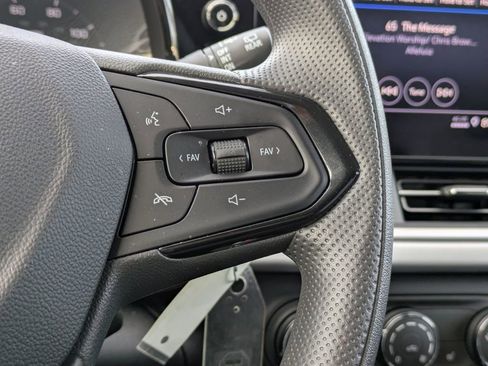 Used 2025 Chevrolet Trax LS w/ LS Convenience Package image 26