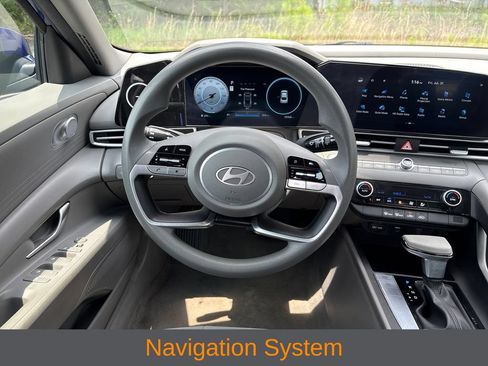 Used 2024 Hyundai Elantra SEL FWD image 7