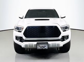 Used 2018 Toyota Tacoma SR5 AWD/4WD video 2