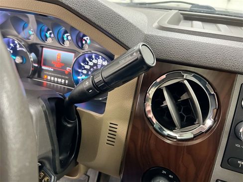 Used 2011 Ford F350 Lariat w/ Lariat Interior Pkg image 11