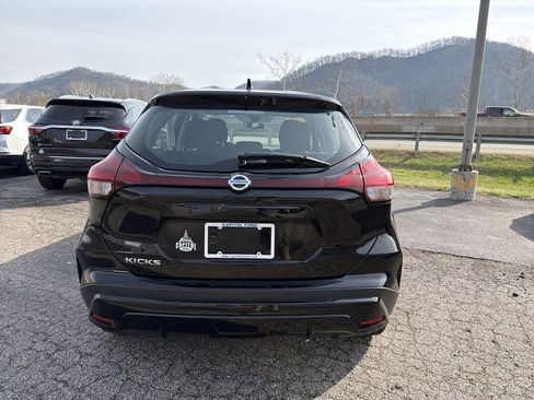 Used 2021 Nissan Kicks S FWD image 10