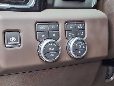 Used 2024 GMC Sierra 2500 Denali w/ Denali Reserve Package image 32