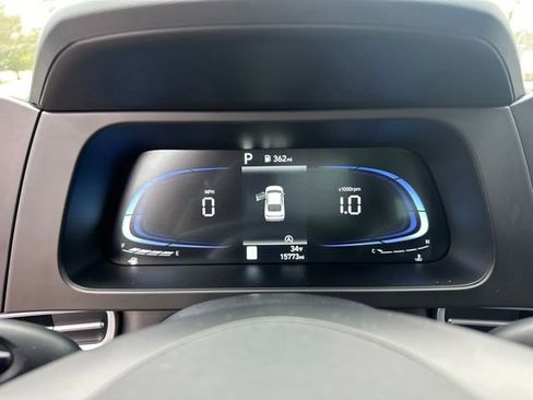 Certified 2024 Hyundai Elantra SE FWD image 16