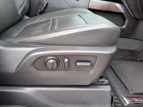 Used 2022 GMC Sierra 3500 Denali image 14