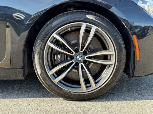 Used 2022 BMW 740i xDrive w/ Luxury Rear Seating Package image 6