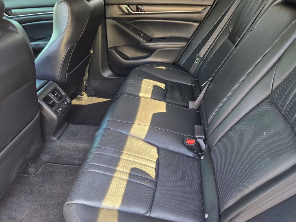 Used 2021 Honda Accord Touring image 13