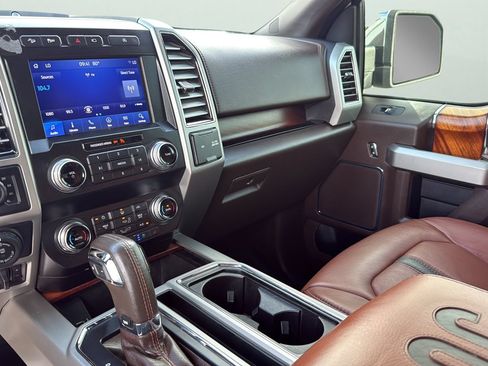 Used 2019 Ford F150 King Ranch w/ Equipment Group 601A Luxury AWD/4WD image 19