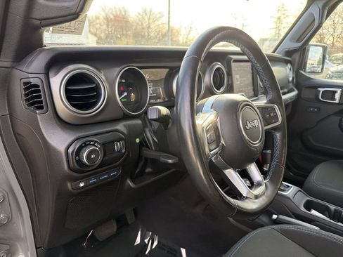 Used 2023 Jeep Wrangler Unlimited Rubicon 4xe w/ Cold Weather Group AWD/4WD image 21