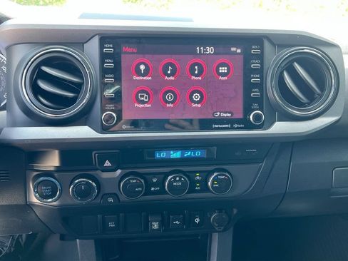 Used 2022 Toyota Tacoma TRD Sport AWD/4WD image 18