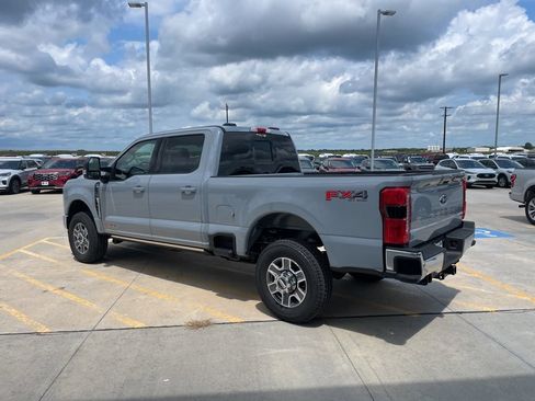 New 2025 Ford F250 Lariat w/ Lariat Ultimate Package AWD/4WD image 5