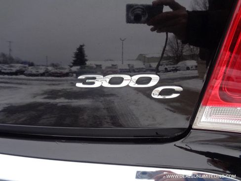 Used 2015 Chrysler 300 C w/ Light Group image 5